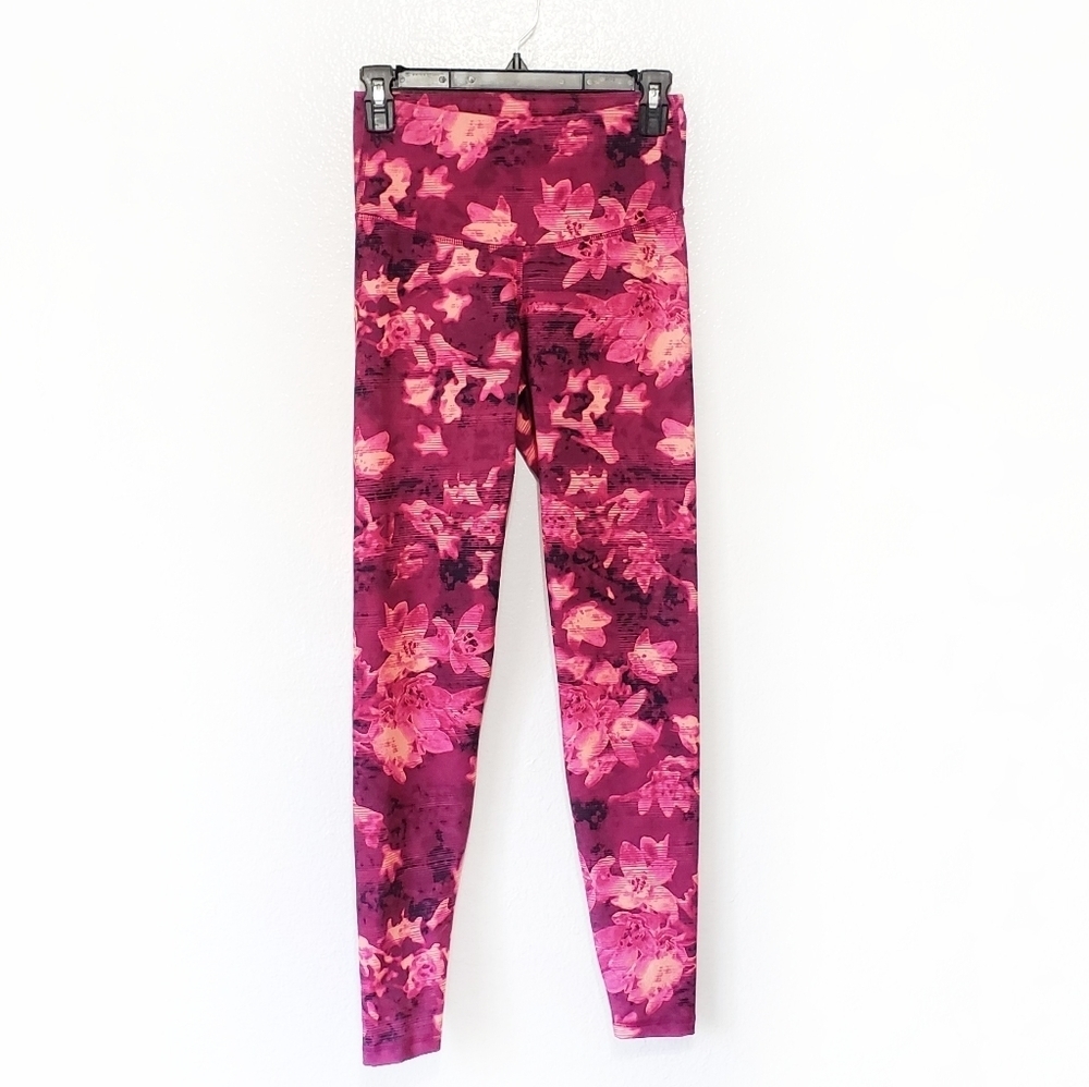 Old Navy leggings Women's Size Small pink floral
